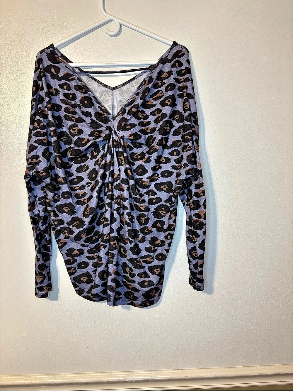 Umgee Leopard Print Long Sleeve Top in Purple Size XL